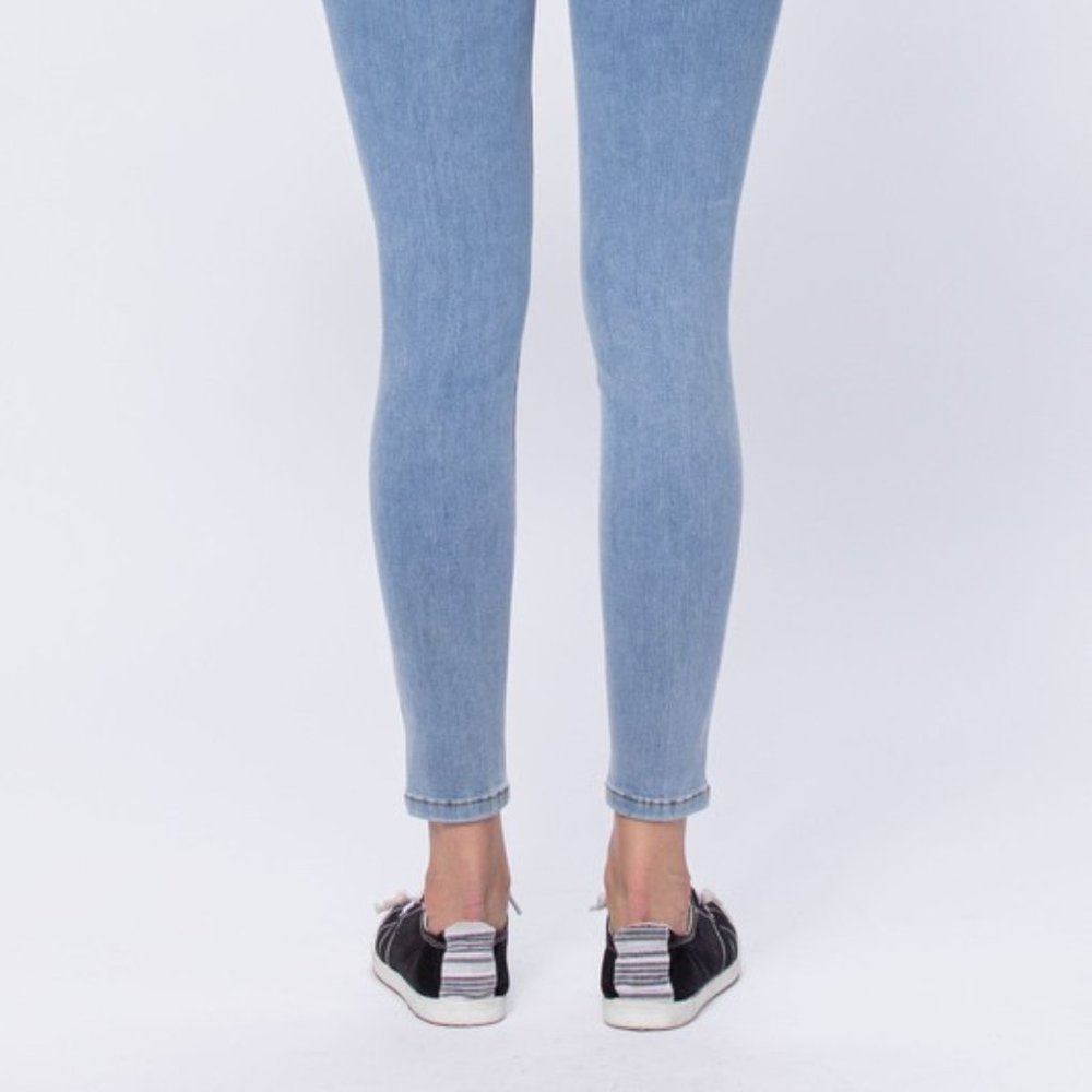 Judy Blue Mid Rise Pull On Skinny Jegging - Picture 6 of 6